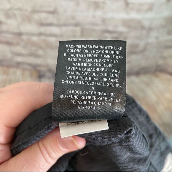 Volcom Black Chino Shorts Men’s Slash Pocket Mid Rise Size 32 - Picture 6 of 6